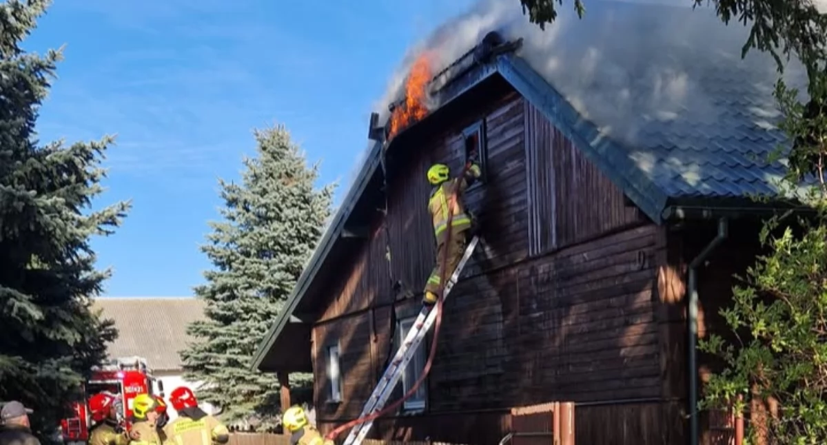 Pożar domu w gminie Zambrów [FOTO+VIDEO]