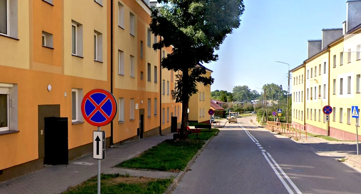 Zatoka parkingowa i nowy chodnik przy Wilsona 1 w Zambrowie? Jest kolejny wniosek radnego