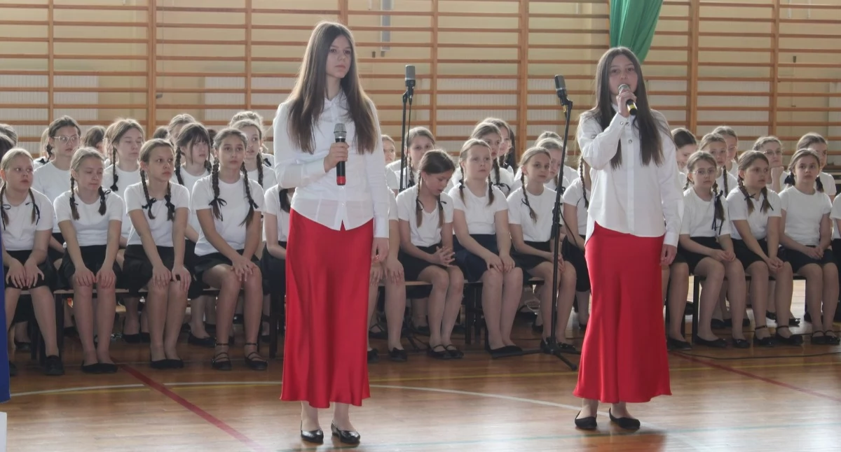 Uroczysty apel w SP4 z okazji nadchodzącego Święta Konstytucji 3 Maja [FOTO]