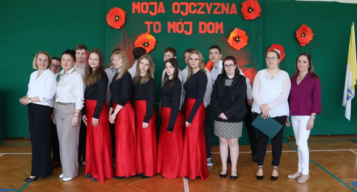 Uroczysty apel z okazji rocznicy uchwalenia Konstytucji 3 Maja w SOSW w Długoborzu [FOTO]