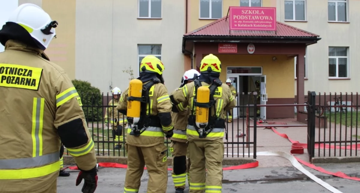 Ewakuacja w Szkole Podstawowej w Kołakach Kościelnych [FOTO]