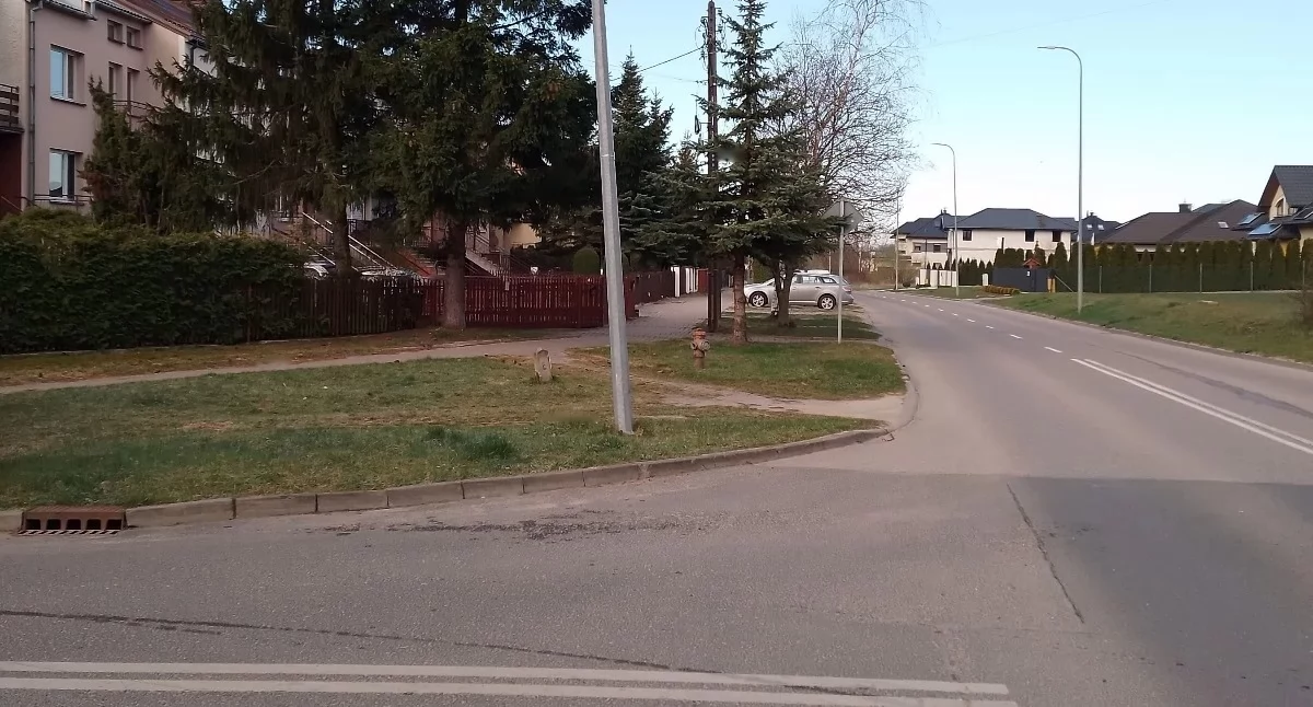 Zmiany na skrzyżowaniu ulic Żytniej i Podleśnej. Mają być znaki stop i wycinka krzaków