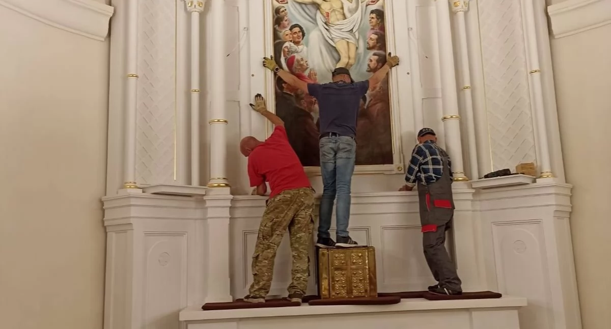 Ołtarz nabiera kształtów. Zmiany w kościele pw. Trójcy Przenajświętszej [FOTO]