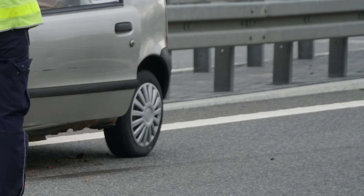 Pijany kierowca jechał zygzakiem po trasie S8. Zasnął przed badaniem alkomatem