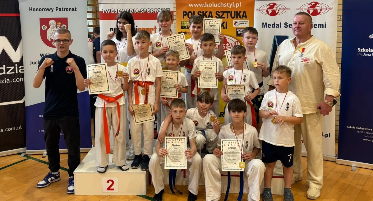 Karatecy z Mazowiecko-Podlaskiego Klubu Karate wywalczyli trzynaście medali w Kleosinie [FOTO]