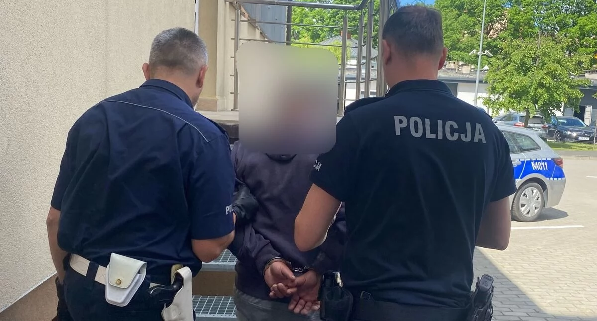 Był poszukiwany przez sąd. Zambrowski dzielnicowy zatrzymał 44-latka