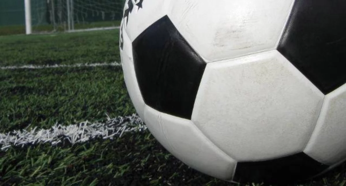 Czy zwiększy się dostępność boisk sportowych w Zambrowie? Jest odpowiedź na interpelację radnego