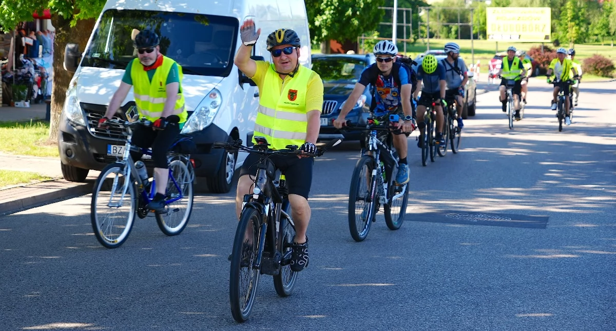Rowerzyści wyruszyli na dwudniowy rajd z Zambrowa do Ptaków [FOTO+VIDEO]