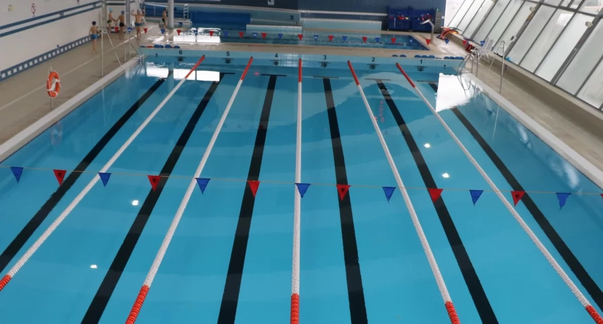 Pływalnia Delfin zmienia godziny pracy na okres wakacyjny