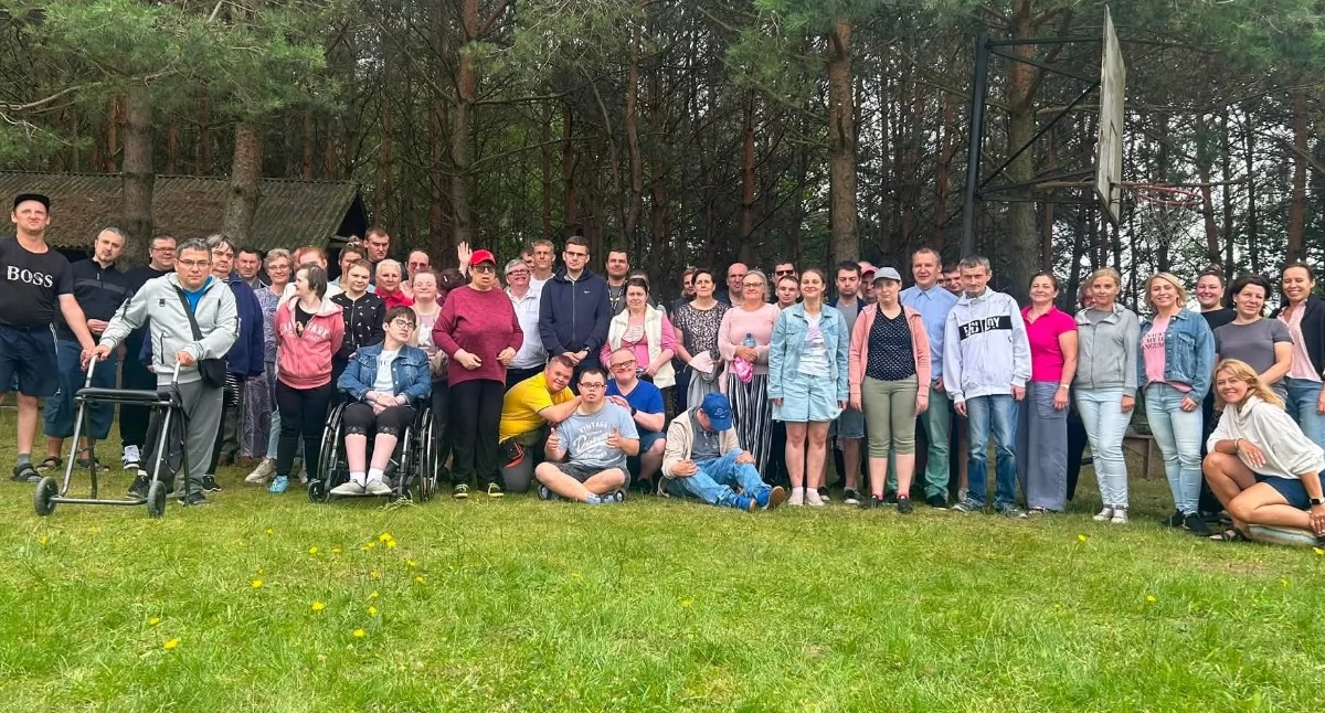  Integracja przy ognisku podopiecznych ŚDS i WTZ [FOTO]