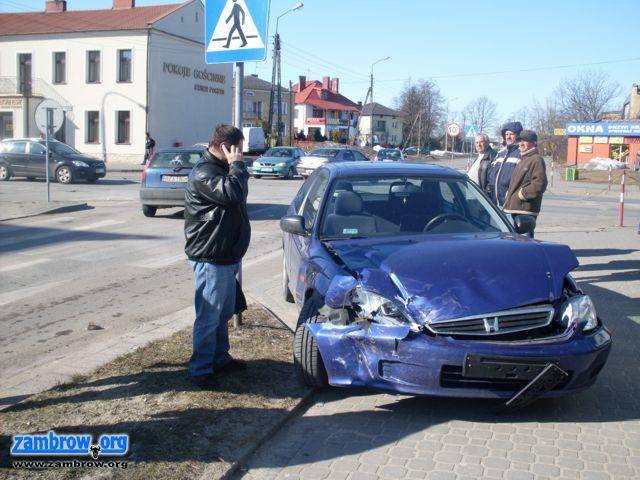 Kolizja na skrzyżowaniu AWP i 71PP
