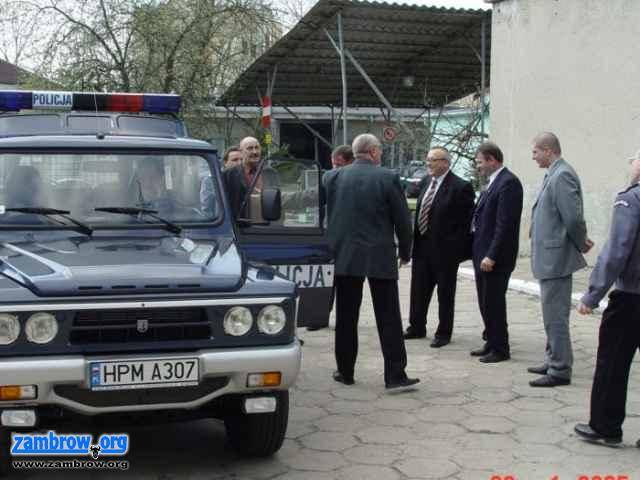 Nowy policyjny samochód terenowy
