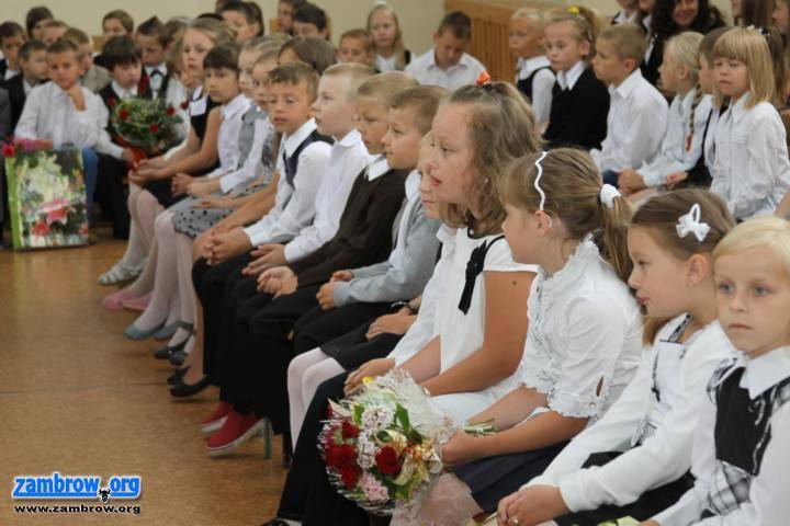 Fotorelacja z zakończenia roku szkolnego w różnych szkołach w Zambrowie [foto]