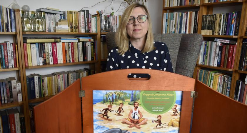 Spotkaj się z pingwinem Pingo online i weź udział w konkursie. Biblioteka zaprasza na 2. odcinek z serii Z KSIĄŻKĄ W TEATRZYKU KAMISHIBAI 