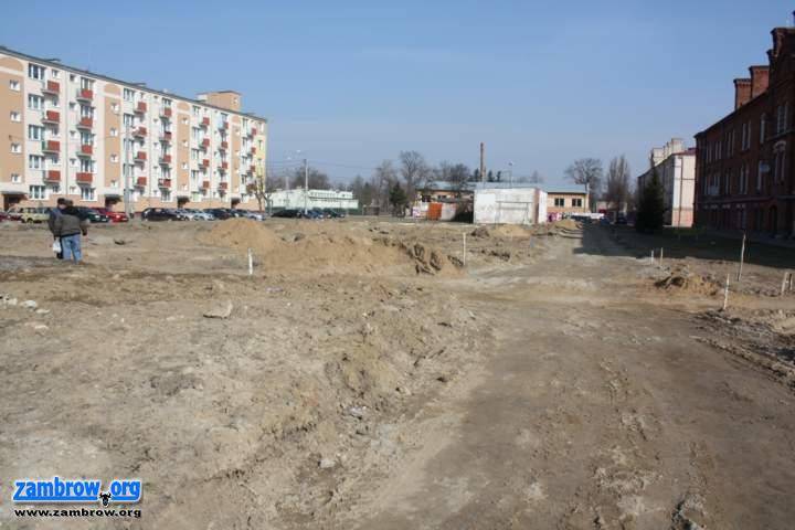 Wznowiono prace przy budowie parku przy SP3