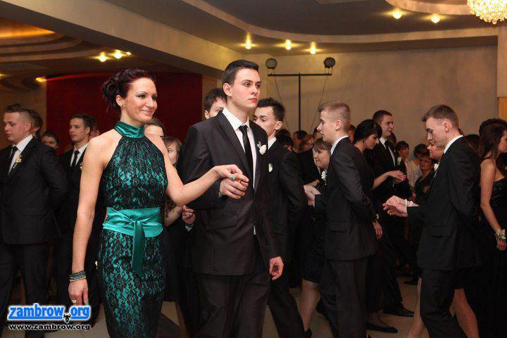 Trwają przygotowania do studniówek. Pierwsze bale już w przyszłym tygodniu 