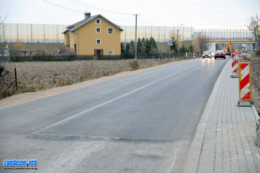 Trwają prace remontowe na drodze powiatowej Zambrów-Cieciorki [foto]
