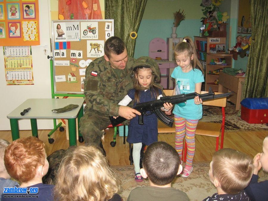 Dzieci z „Biedronek” poznają różne zawody [foto]