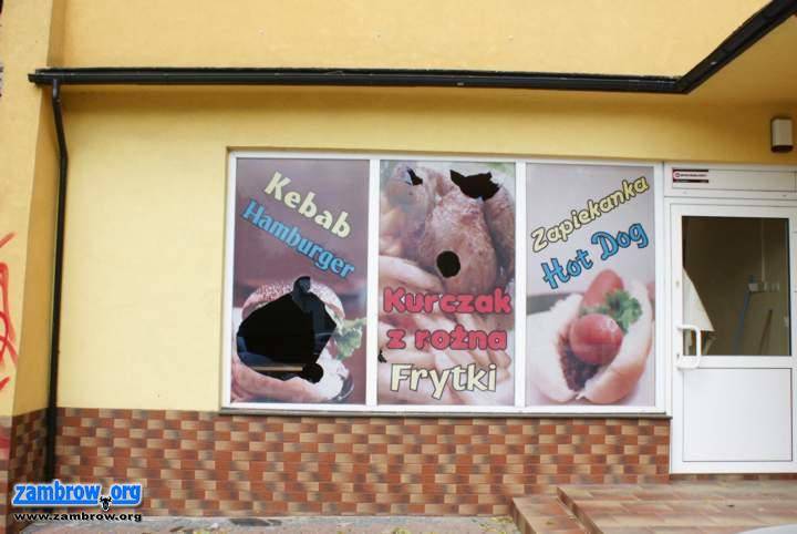 Zniszczył przystanek i wybił szybę w barze. Odpowie przed sądem
