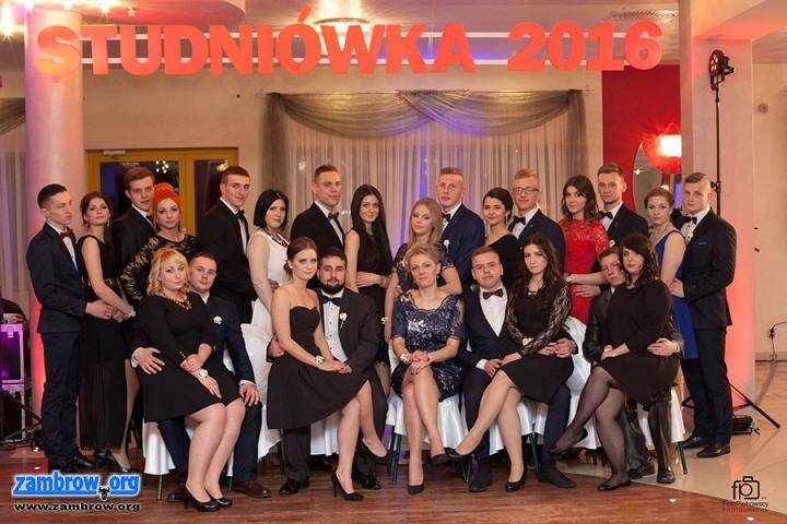 Studniówka ZS1 2016. Zdjęcia grupowe i skrót video