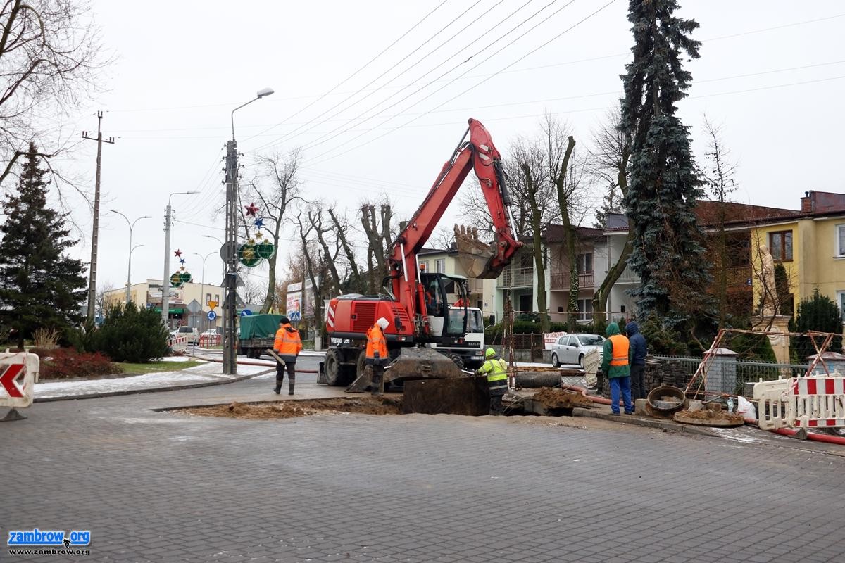 Renowacja kanalizacji w centrum miasta. Uwaga na utrudnienia w ruchu! [foto]