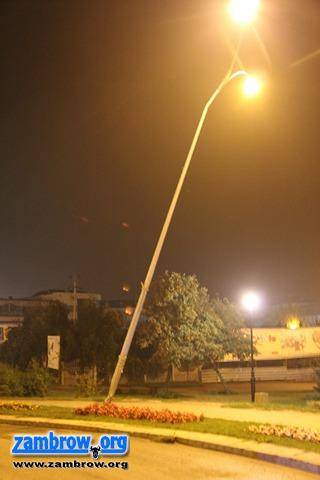 Przejechał przez rondo … prosto [foto]