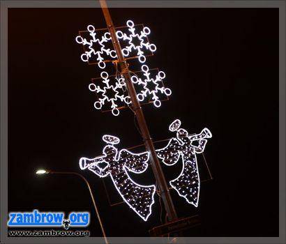 Idą święta. Trwa montaż iluminacji świątecznych