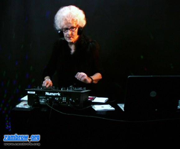 Najstarsza DJ-ka w Polsce wirtualnie w Centrum Kultury