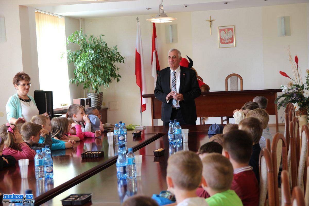 Przedszkolaki z MP6 z wizytą u burmistrza 