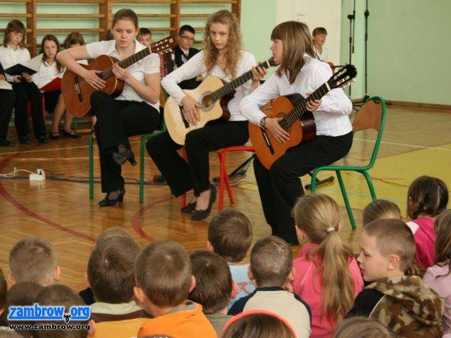 Koncertują i zapraszają kolegów do nauki w szkole muzycznej