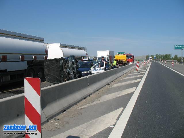 Osobówka zderzyła się z TIR-em na obwodnicy Zambrowa