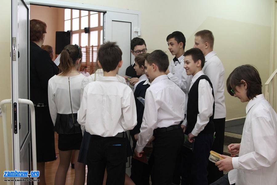 Szóstoklasiści napisali sprawdzian na nowych zasadach. Pierwsze wrażenia i arkusze 