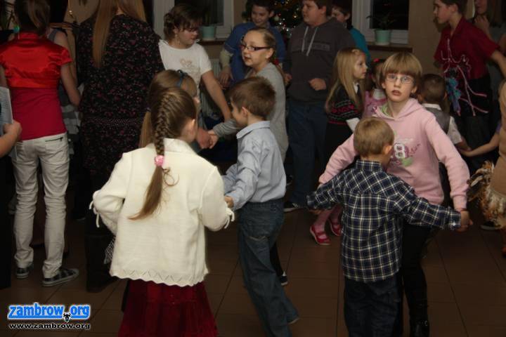 Uczniowie w Srebrnej bawili się na zabawie noworocznej