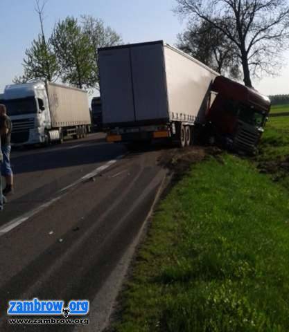 Zjechał wprost pod ciężarówkę [foto]