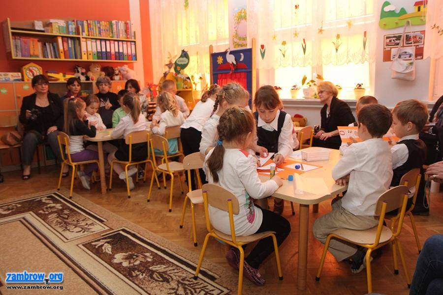 Goście z Gruzji przyglądali się pracy nauczycieli w Starym Zakrzewie