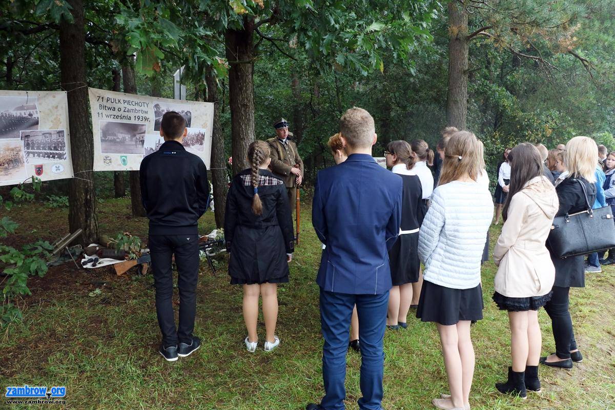 Rocznicowe spotkanie pod pomnikiem w Wądołkach [foto]