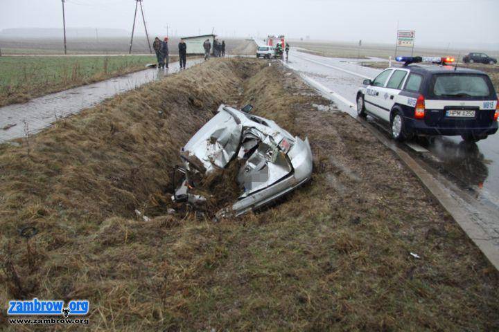 Zderzenie dwóch aut na drodze nr 66 koło Wdziękonia Drugiego 