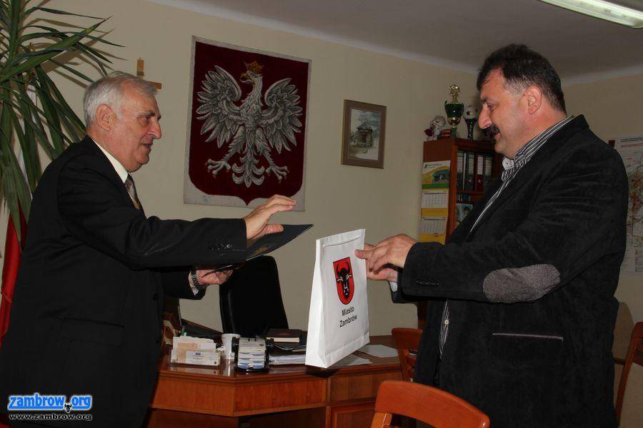 Już 31 firm i instytucji udziela rabatów w ramach programu „Zambrów Przyjazny Rodzinie 3+̶