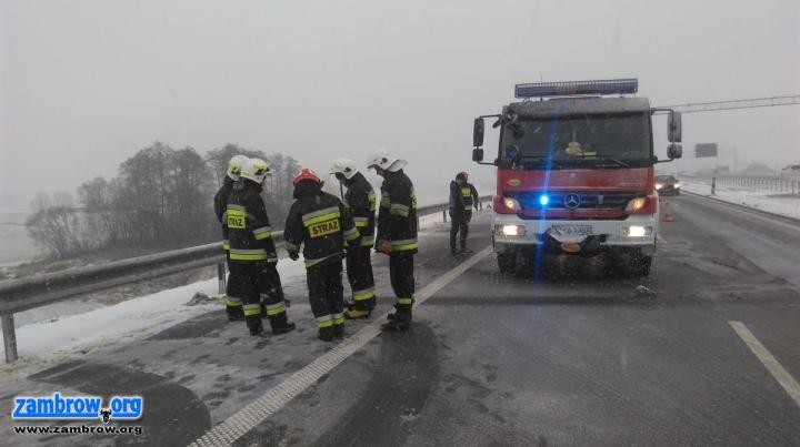 BMW zatrzymało się na barierce [foto]