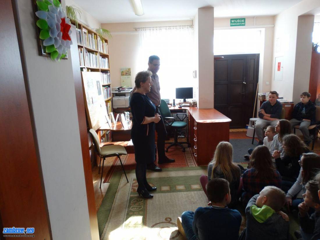 Biblioteka Gminna w Szumowie gościła Pawła Beręsewicza [foto]