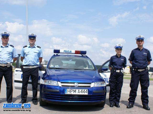 Zambrowscy policjanci mają nowe mundury