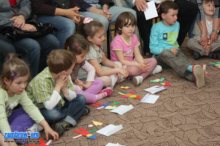 Przedszkolaki w zaczarowanej krainie bajek