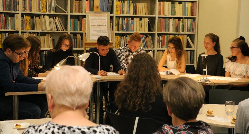„Kandydatki na żonę” w Filii MBP [foto]