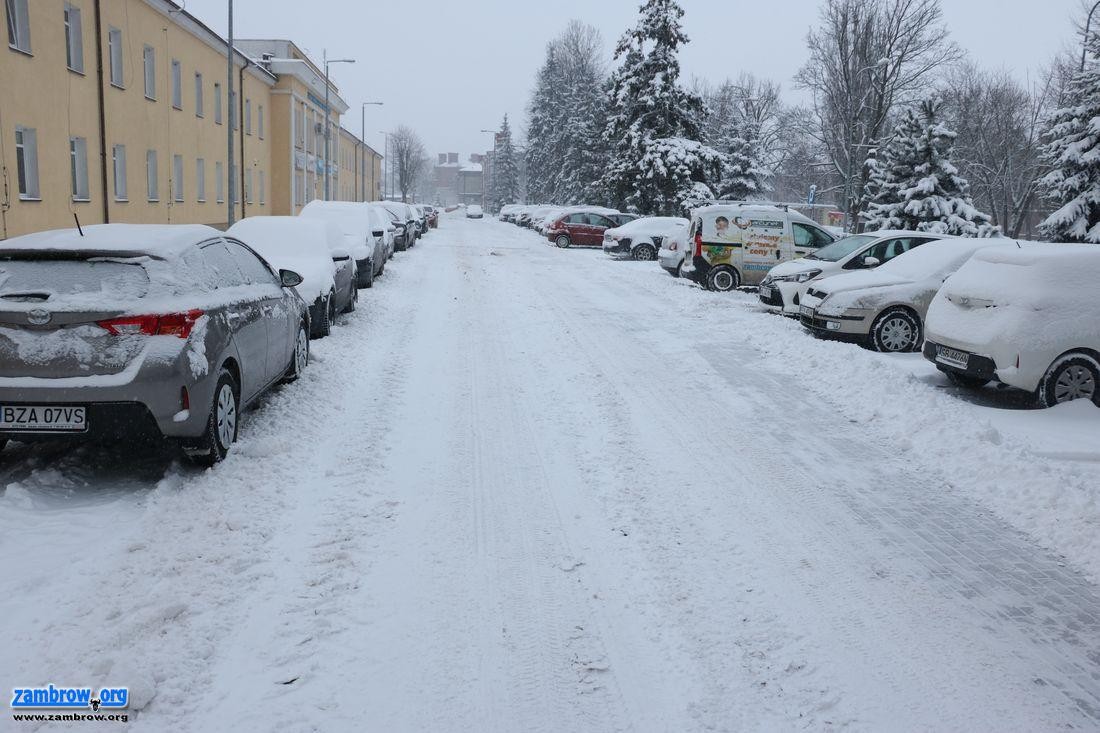 Ostrzeżenie: bardzo trudne warunki na drogach [foto]