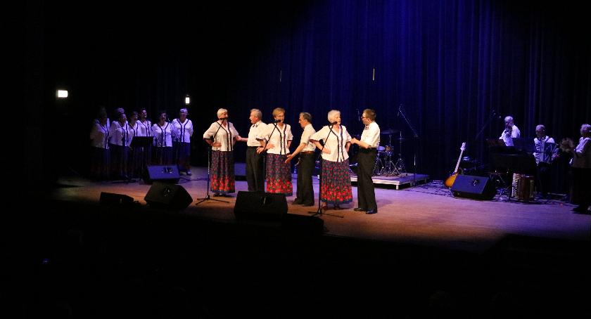 Stowarzyszenie Szansa w Zambrowie oraz fundacja Szansa Dla Ciebie uczciły Dzień Matki [foto]