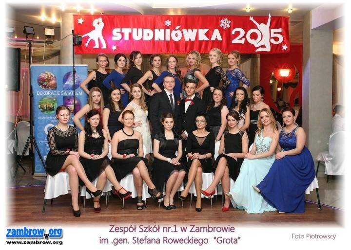 Studniówka ZS1 2015. Zdjęcia grupowe