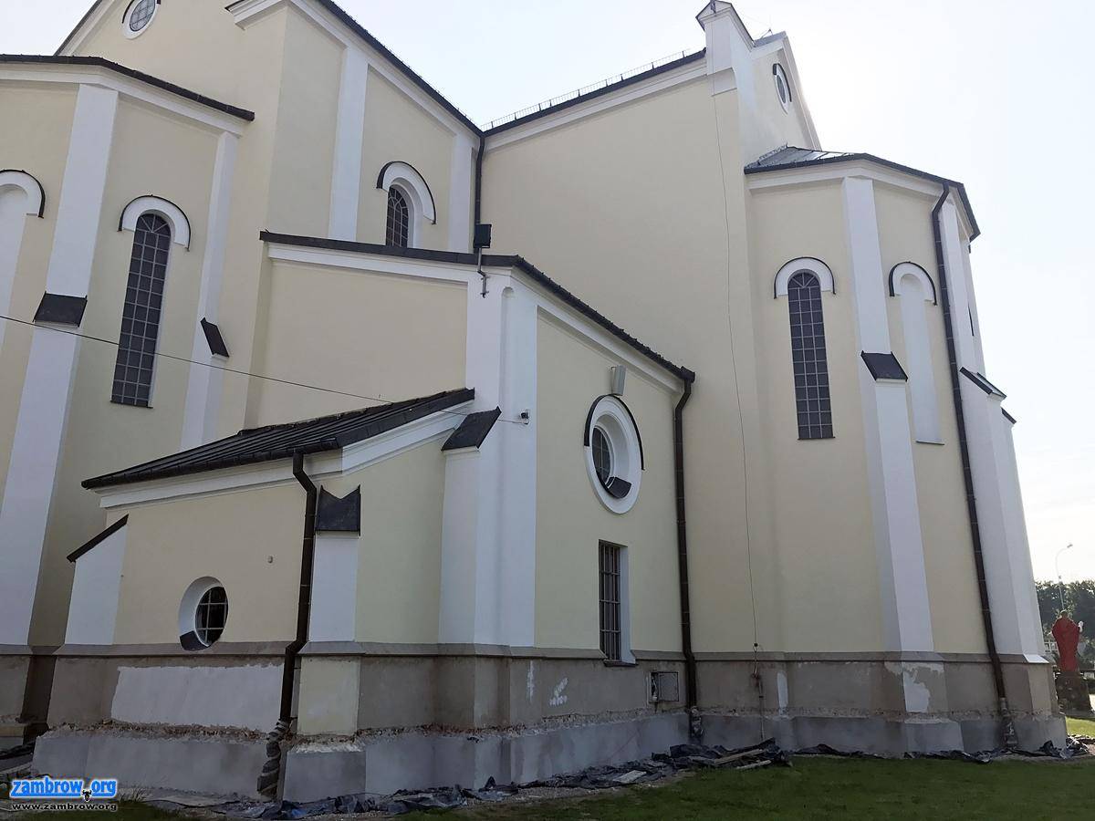 Kościół „Trójcy” nabiera kolorów [foto]