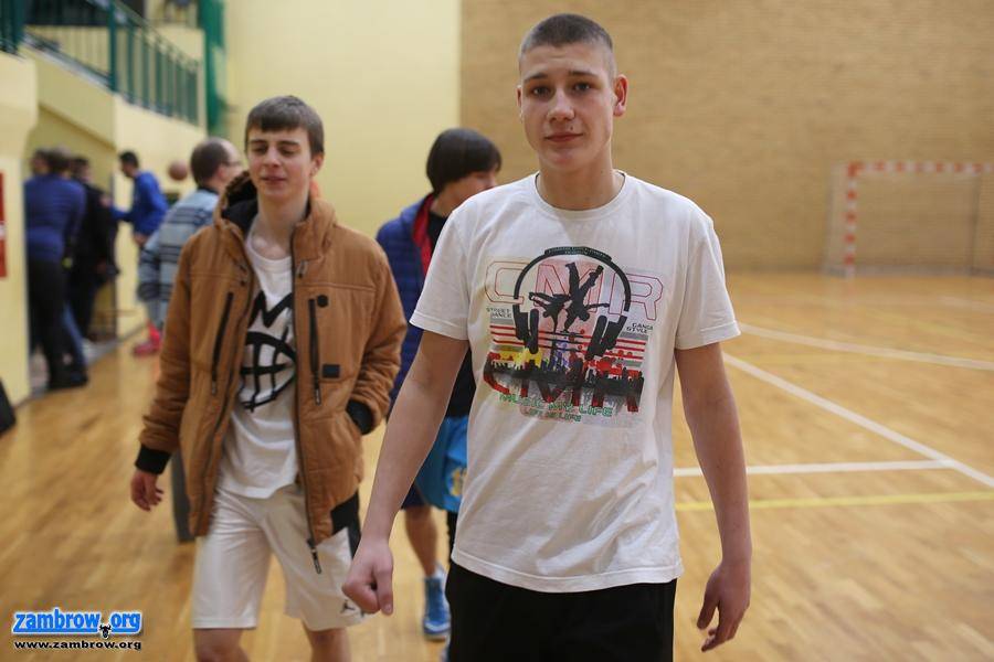 Koszykarze rozpoczęli tegoroczną edycję WOŚP w Zambrowie [foto]