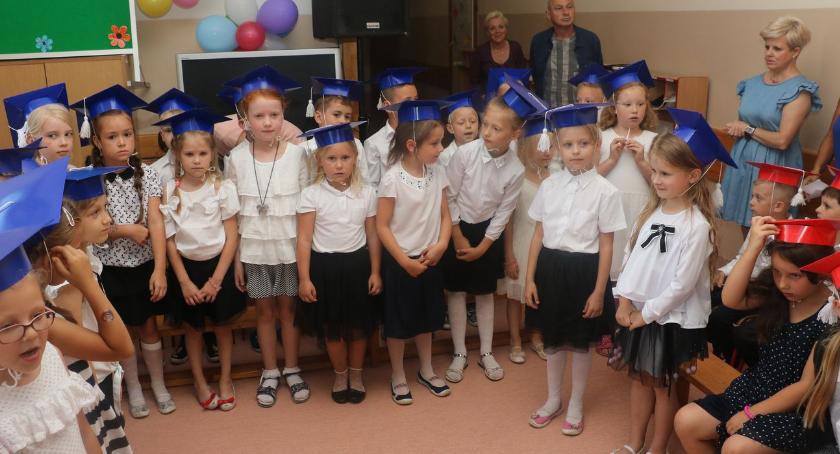 Najstarsze przedszkolaki z MP6 pożegnały przedszkole [foto]