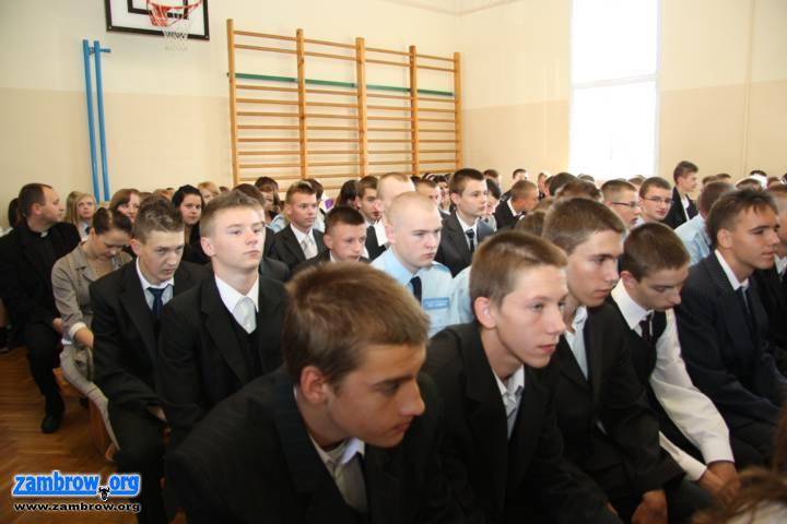 4 tys. uczniów w Zambrowie rozpoczęło nowy rok szkolny (foto)